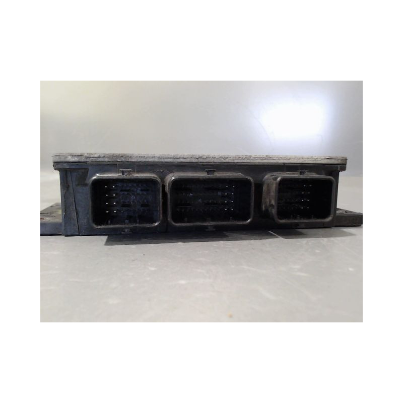 CALCULATEUR MOTEUR RENAULT TWINGO