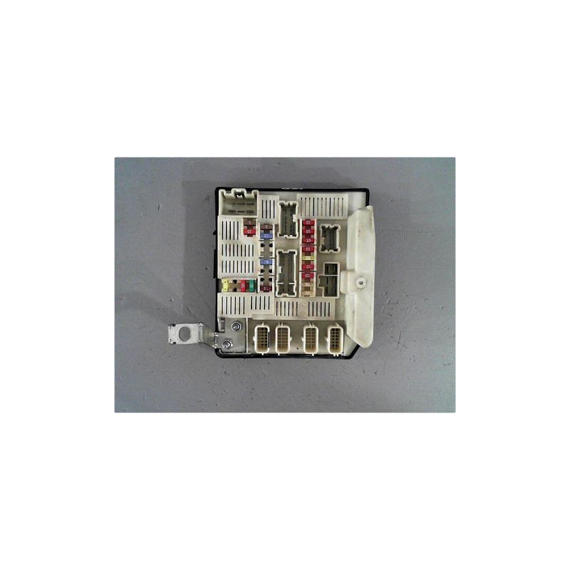 BOITE A FUSIBLES RENAULT SCENIC II PH2 06-09