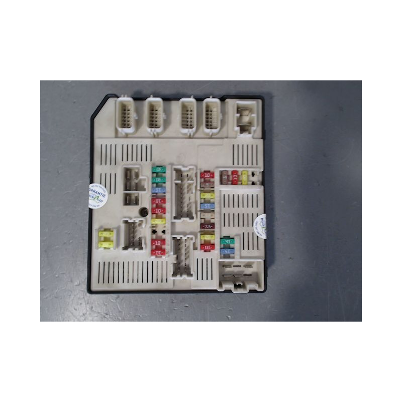BOITE A FUSIBLES RENAULT MEGANE III Phase 1 2008-2012