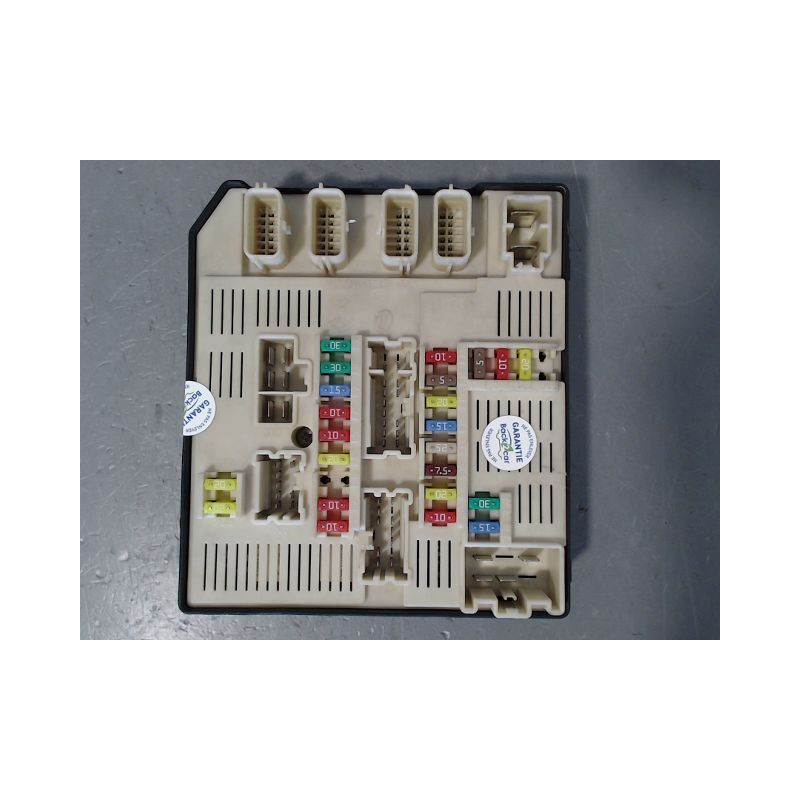 BOITE A FUSIBLES RENAULT MEGANE III Phase 1 2008-2012