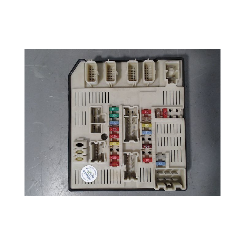 BOITE A FUSIBLES RENAULT LAGUNA III Phase 1 2007-2010