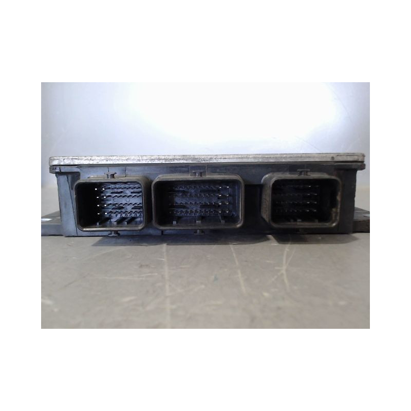 CALCULATEUR MOTEUR RENAULT CLIO III 2005-