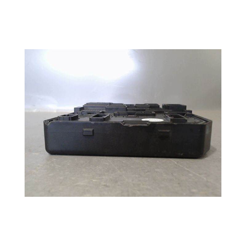 BOITE A FUSIBLES RENAULT MEGANE