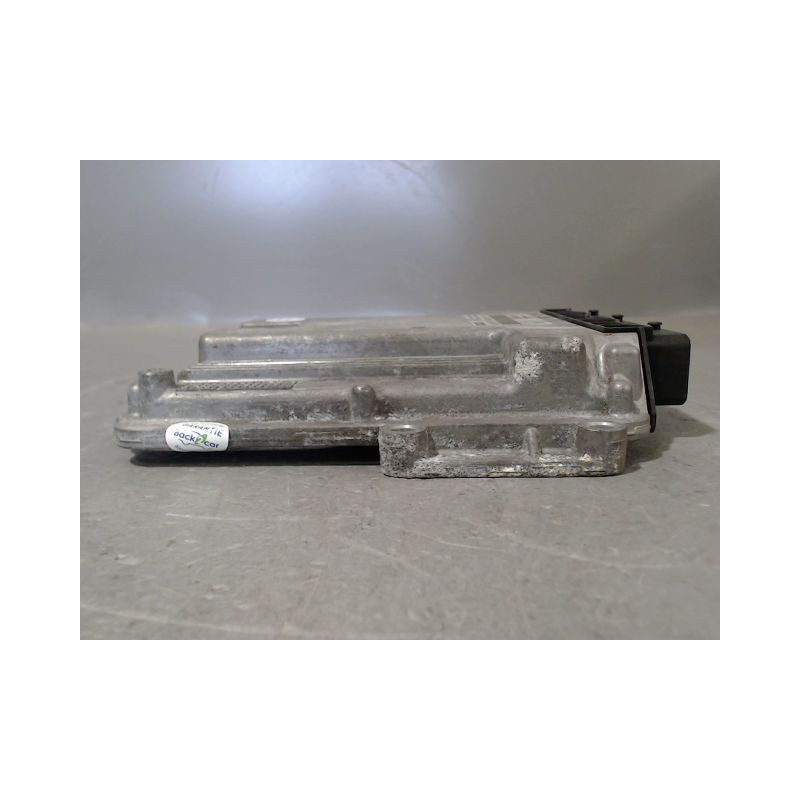 CALCULATEUR MOTEUR RENAULT LAGUNA