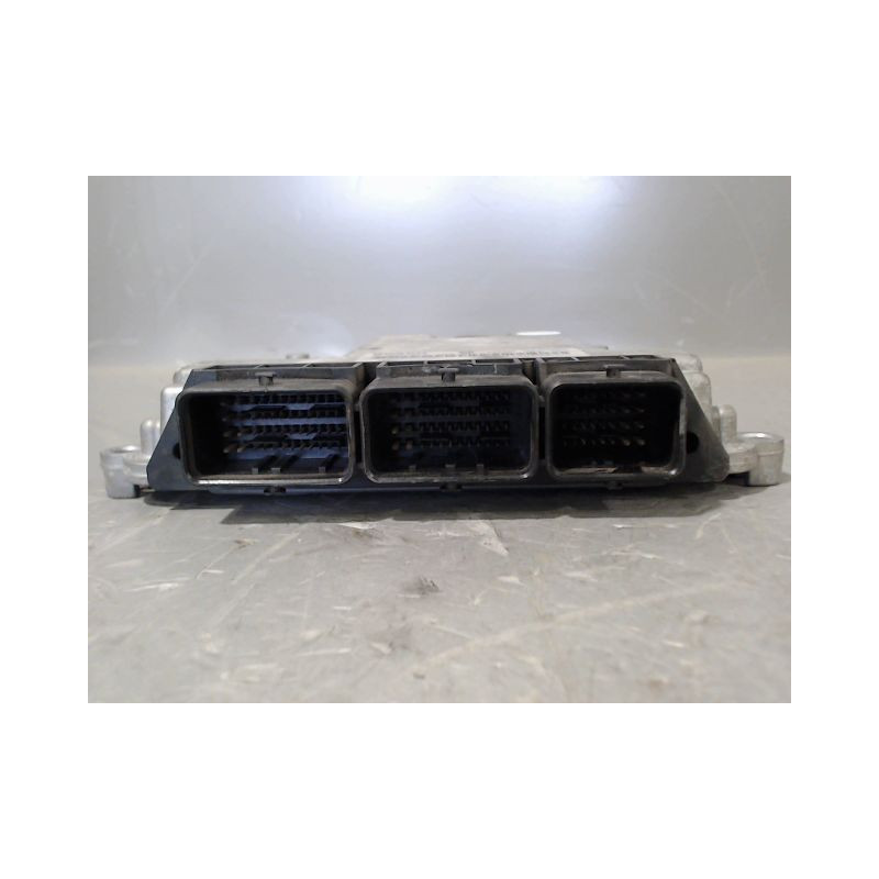 CALCULATEUR MOTEUR RENAULT LAGUNA