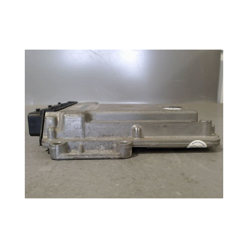 CALCULATEUR MOTEUR RENAULT ESPACE
