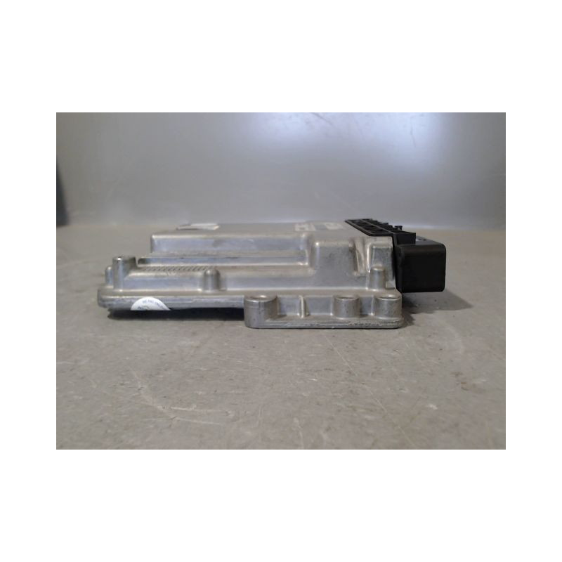 CALCULATEUR MOTEUR RENAULT CLIO IV 2012-