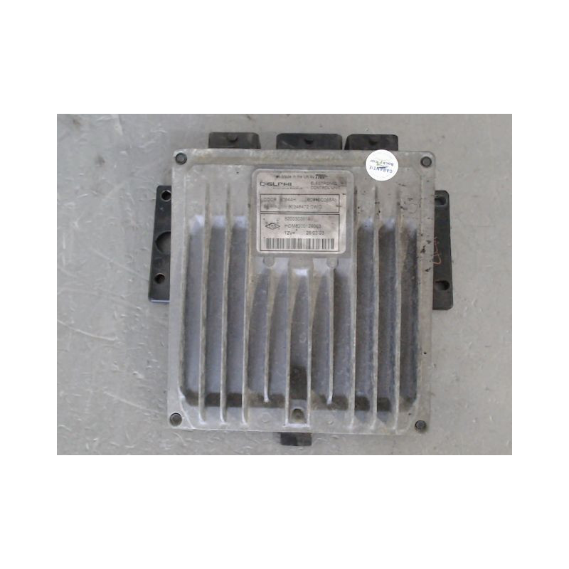 CALCULATEUR MOTEUR RENAULT CLIO