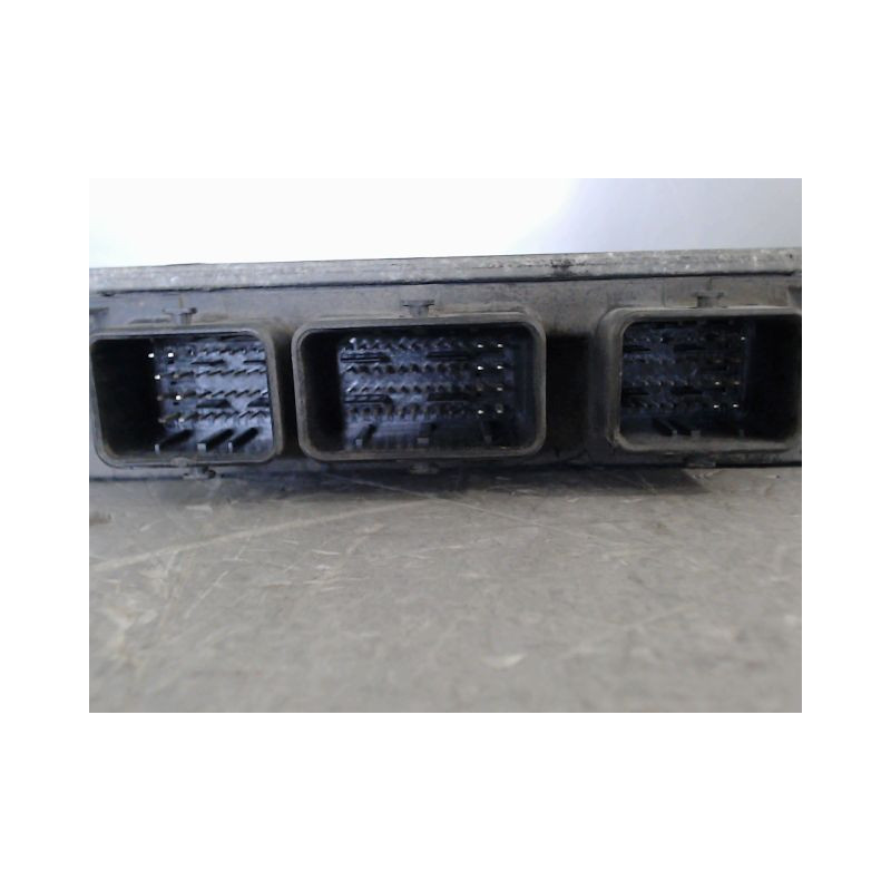 CALCULATEUR MOTEUR RENAULT CLIO