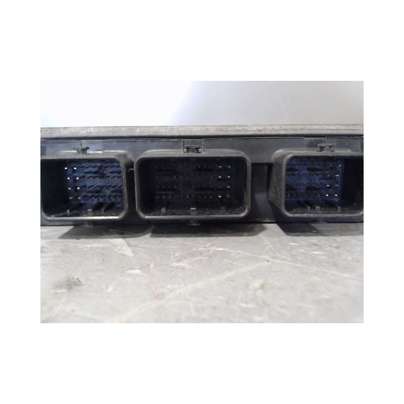 CALCULATEUR MOTEUR RENAULT CLIO