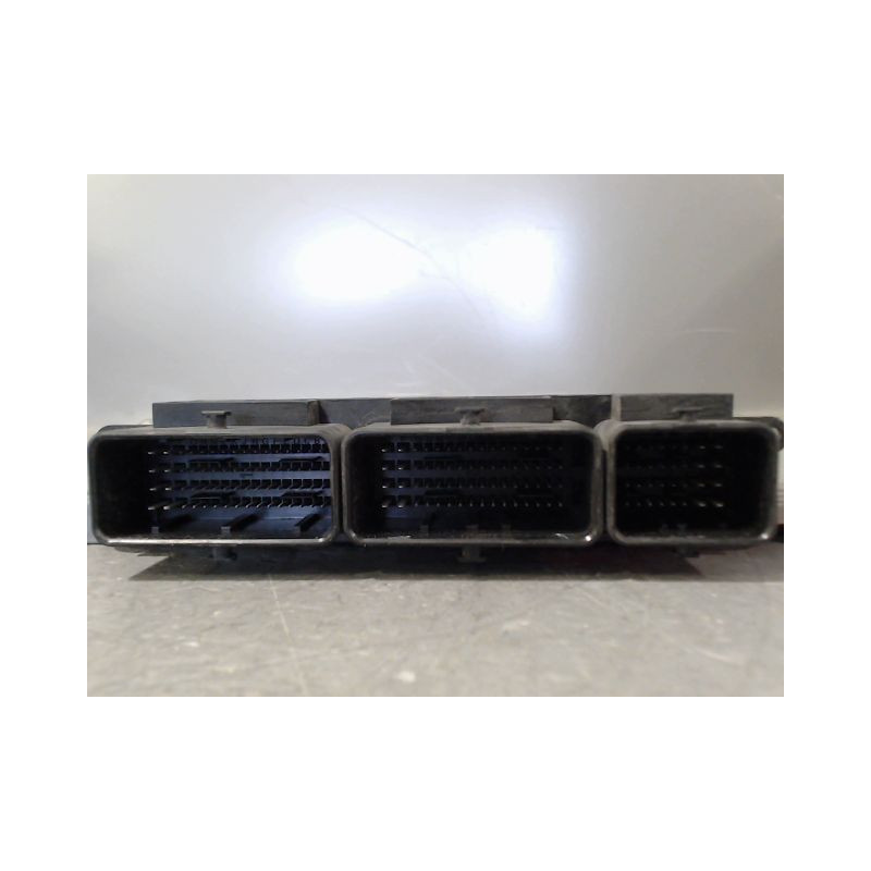 CALCULATEUR MOTEUR RENAULT MASTER