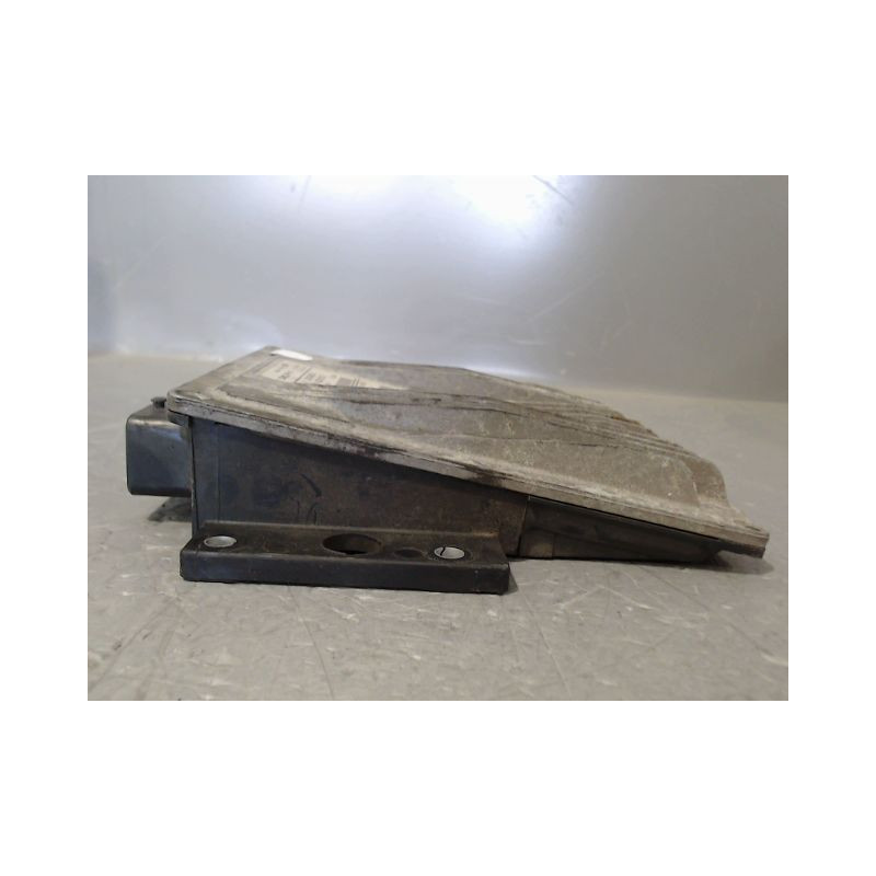 CALCULATEUR MOTEUR RENAULT CLIO