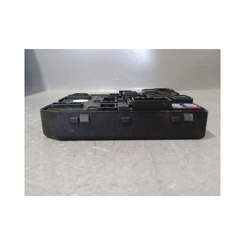 BOITE A FUSIBLES RENAULT MEGANE