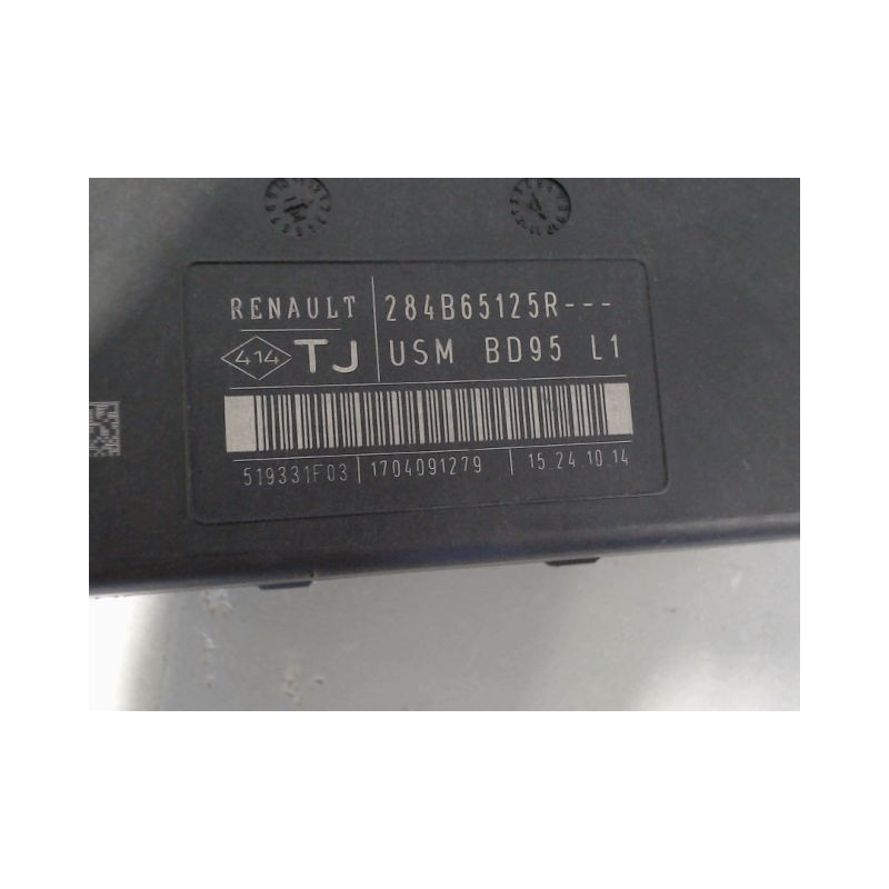 BOITE A FUSIBLES RENAULT MEGANE