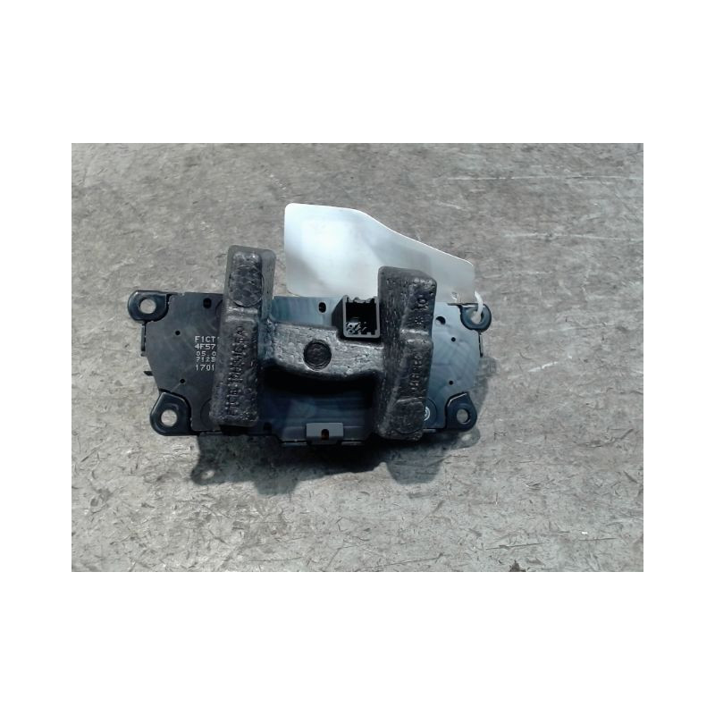 COMMANDE AUTORADIO FORD KUGA