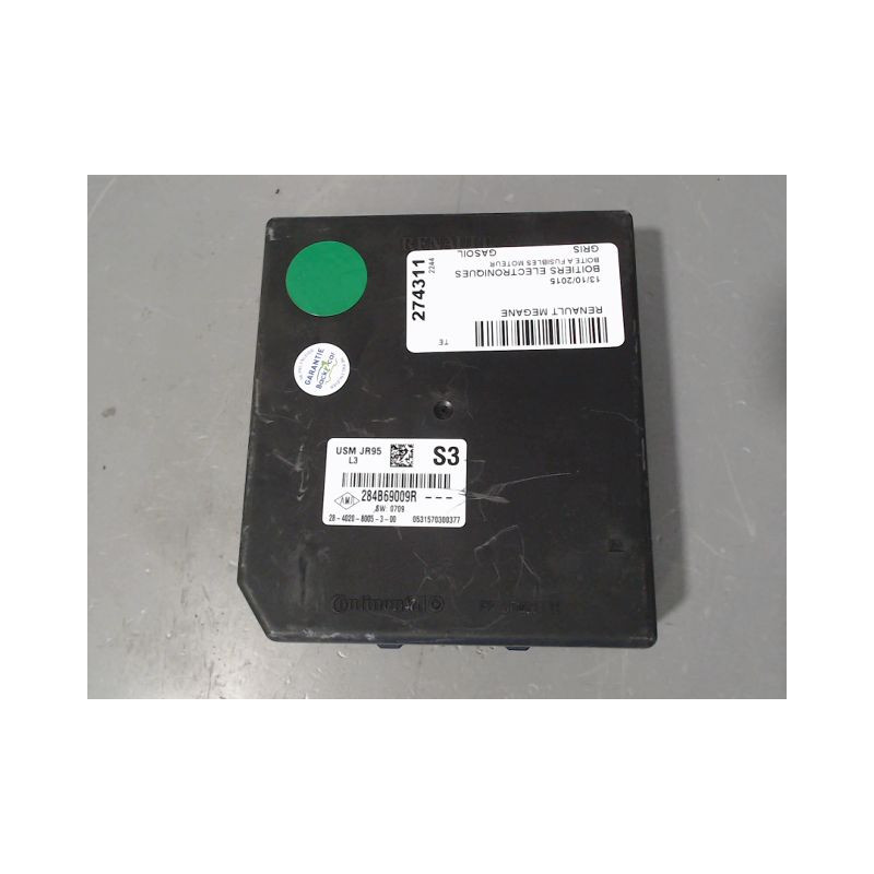 BOITE A FUSIBLES RENAULT MEGANE