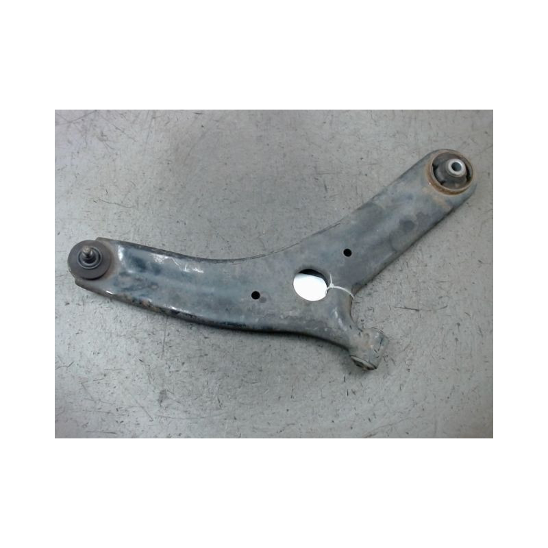 TRIANGLE INFERIEUR AVANT DROIT KIA VENGA 09-