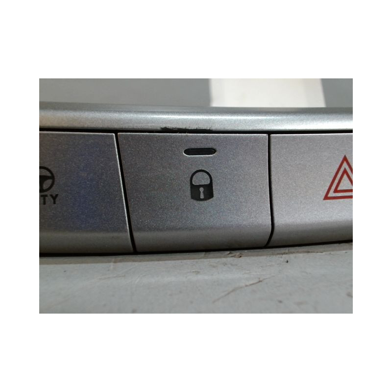 BOUTON DE WARNING FIAT TIPO