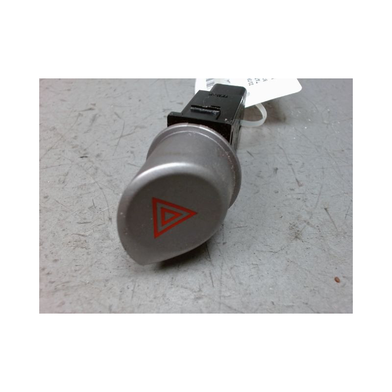 BOUTON DE WARNING HYUNDAI I 20