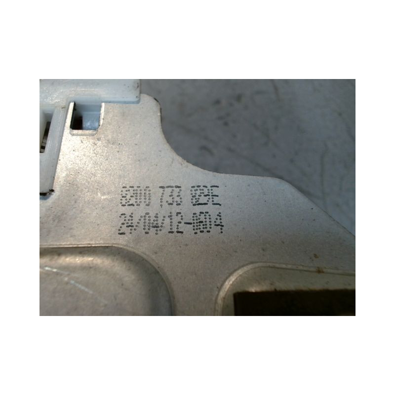 MECANISME+MOTEUR LEVE-GLACE AVANT GAUCHE DACIA SANDERO 2008-