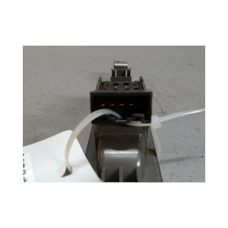 COMMANDE LEVE-GLACE PORTE AVD SUZUKI ALTO 5 PTES
