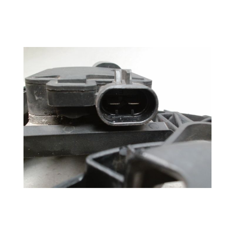SUPPORT DE VENTILATEUR FORD KUGA -2008