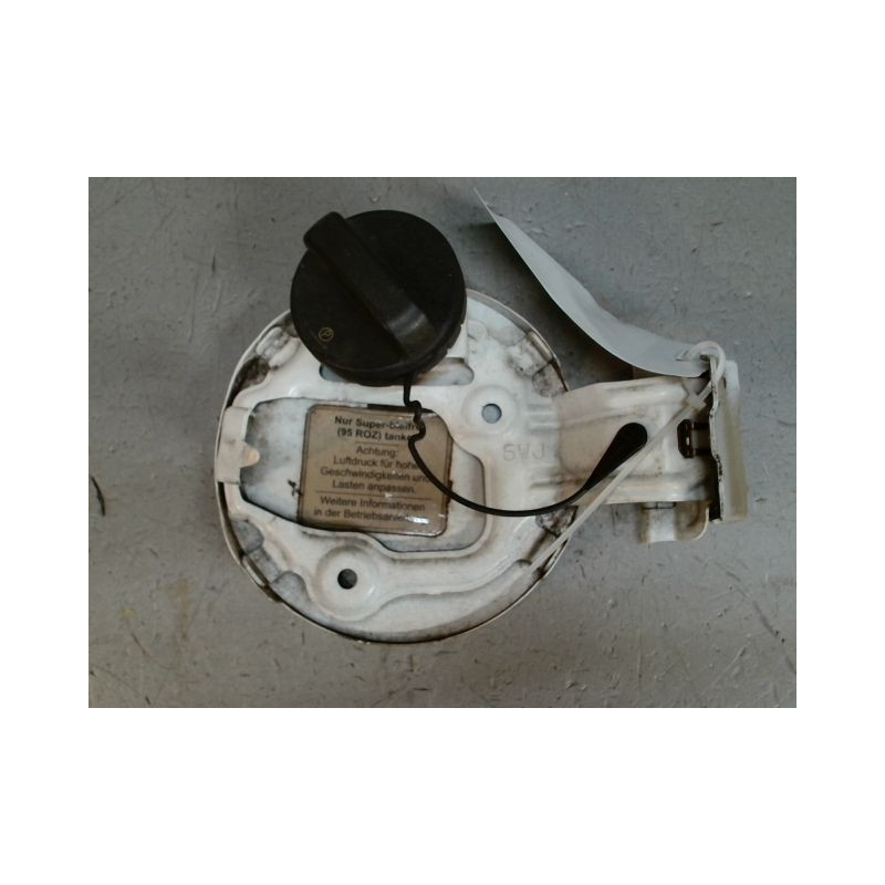 VOLET DE TRAPPE CARBURANT TOYOTA AURIS