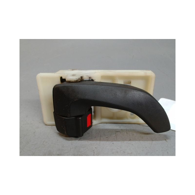 POIGNEE INTERIEURE PORTE AVANT DROIT HYUNDAI TUCSON -04