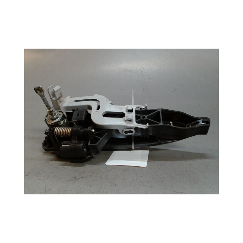 POIGNEE EXTERIEURE PORTE AVANT GAUCHE KIA VENGA 09-