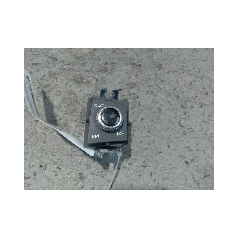 COMMANDE AUTORADIO AUDI S4