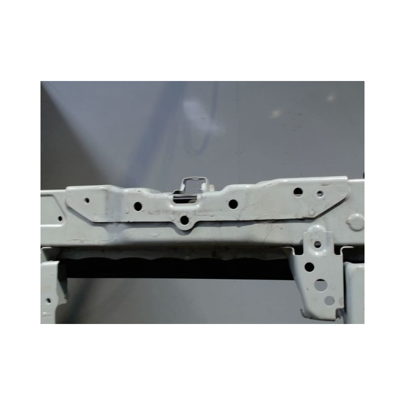 TRAVERSE SUPERIEURE ARMATURE AVANT TOYOTA RAV4 2006
