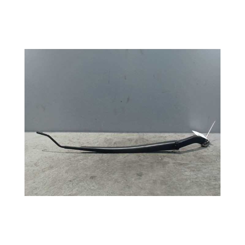 BRAS ESSUIE-GLACE AVANT DROIT TOYOTA RAV4 2006