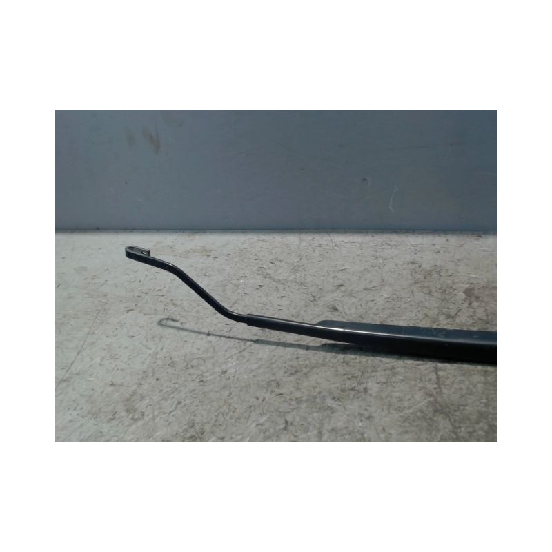 BRAS ESSUIE-GLACE AVANT DROIT TOYOTA RAV4 2006