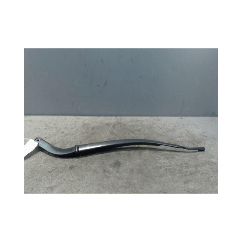 BRAS ESSUIE-GLACE AVANT GAUCHE TOYOTA RAV4 2006
