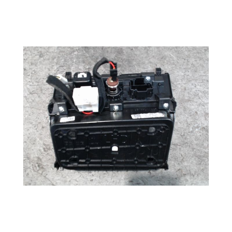 PRISE 12V AV HYUNDAI TUCSON