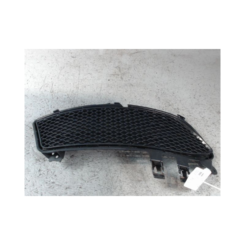 OBTURATEUR PHARE ADDITIONNEL PARE-CHOC AVG MERCEDES CLASSE A 2004-