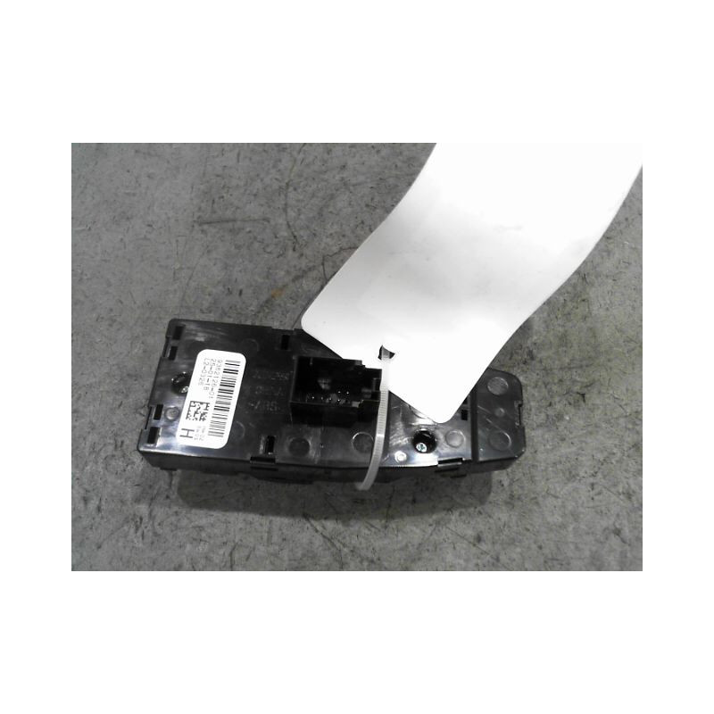 COMMANDE LEVE-GLACE PORTE AVG BMW M140L