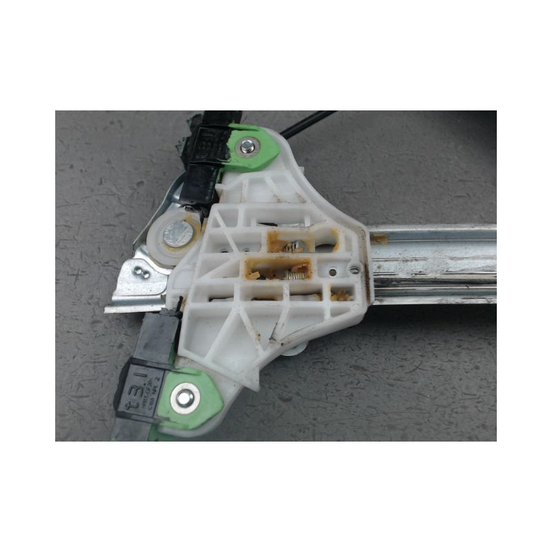 MECANISME LEVE-GLACE AVANT DROIT TOYOTA AYGO X
