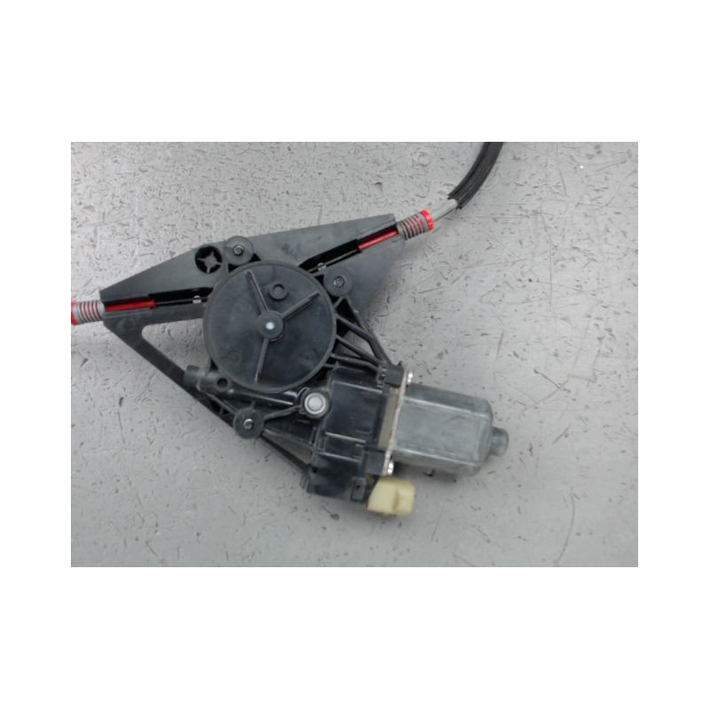 MECANISME LEVE-GLACE AVANT DROIT IVECO 35C13