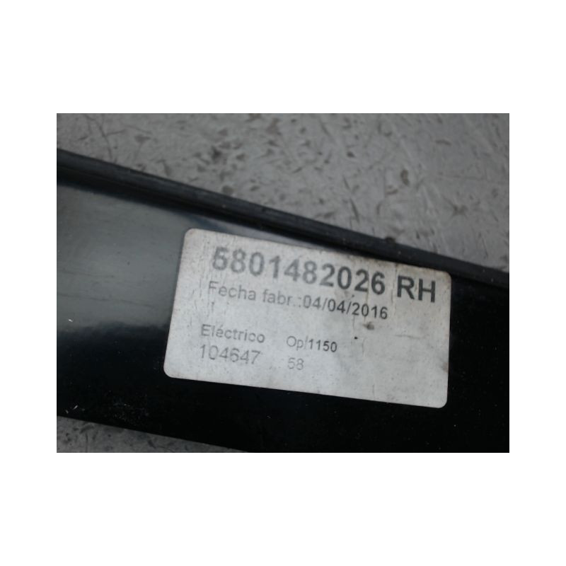 MECANISME LEVE-GLACE AVANT DROIT IVECO 35C13