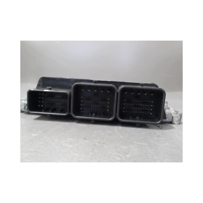 CALCULATEUR MOTEUR FORD G.C-MAX