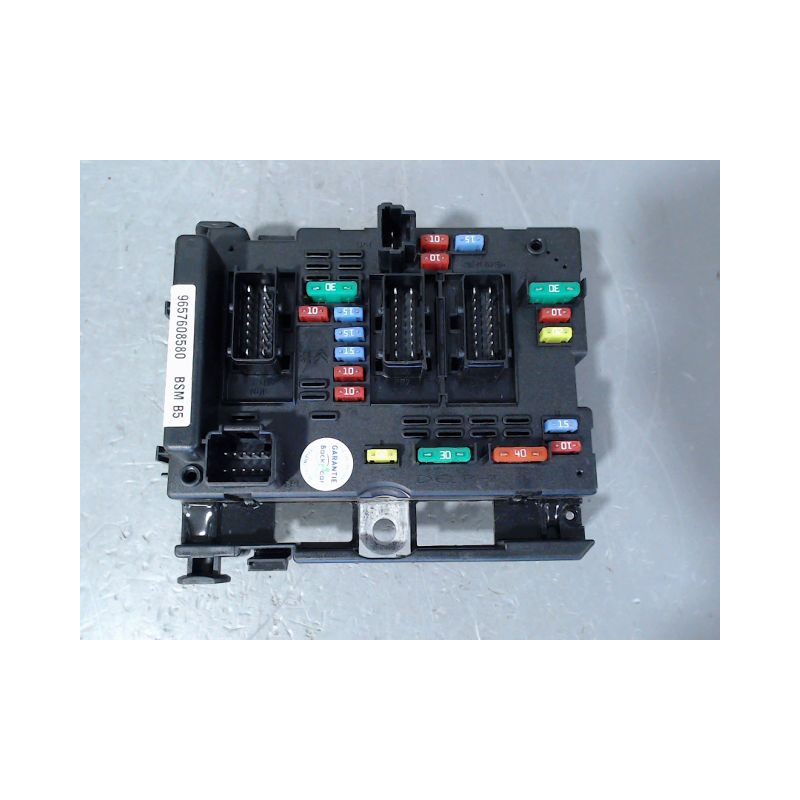 BOITE A FUSIBLES PEUGEOT 307
