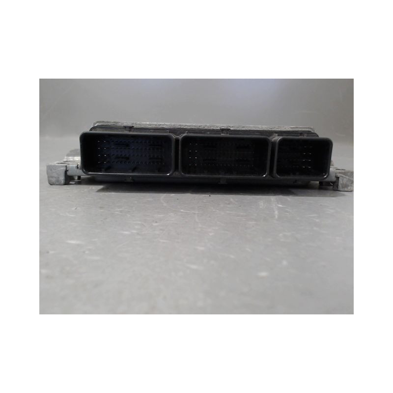 CALCULATEUR MOTEUR RENAULT MEGANE
