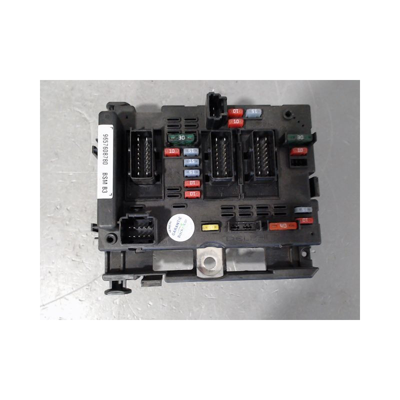BOITE A FUSIBLES PEUGEOT 206