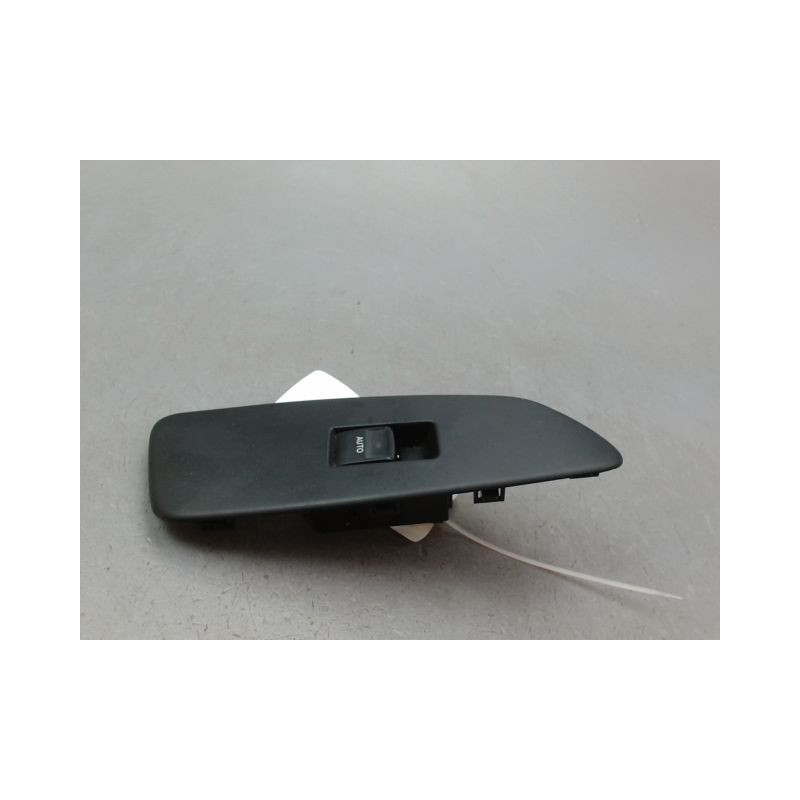 COMMANDE LEVE-GLACE PORTE AVD TOYOTA AURIS I Phase 2 2010-2012