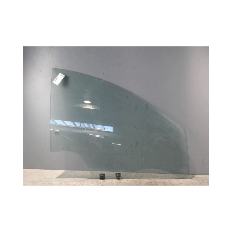 GLACE PORTE AVD DACIA SANDERO 2008-