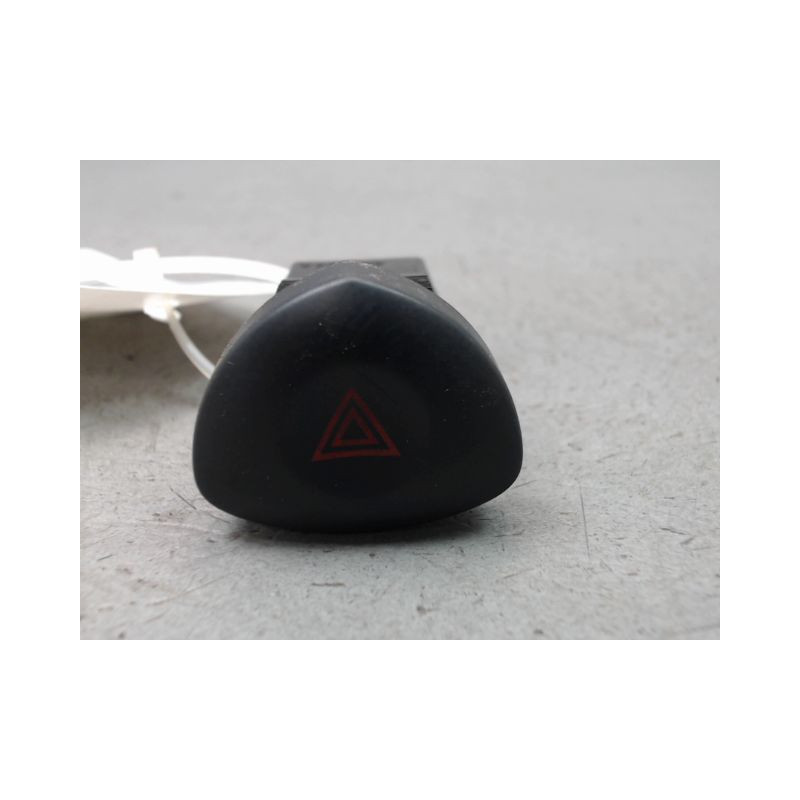 BOUTON DE WARNING RENAULT CLIO II Phase 2 2001-2006