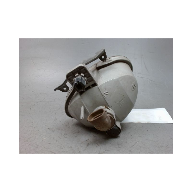 PHARE ANTIBROUILLARD AVANT DROIT HYUNDAI SANTA FE 4X4 00-