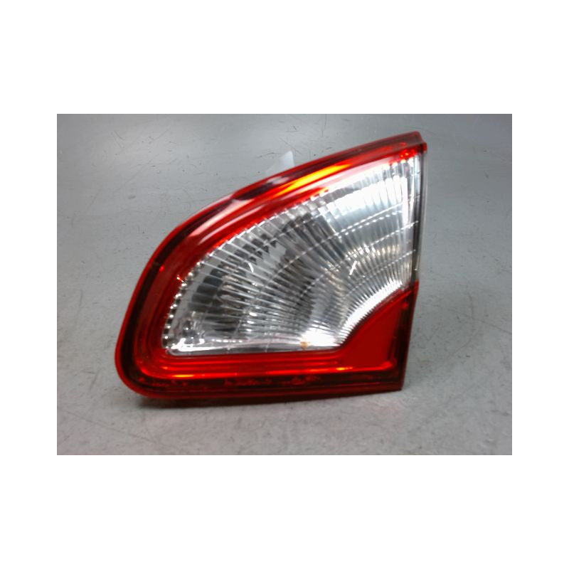 FEU ARRIERE INTERIEUR DROIT NISSAN QASHQAI
