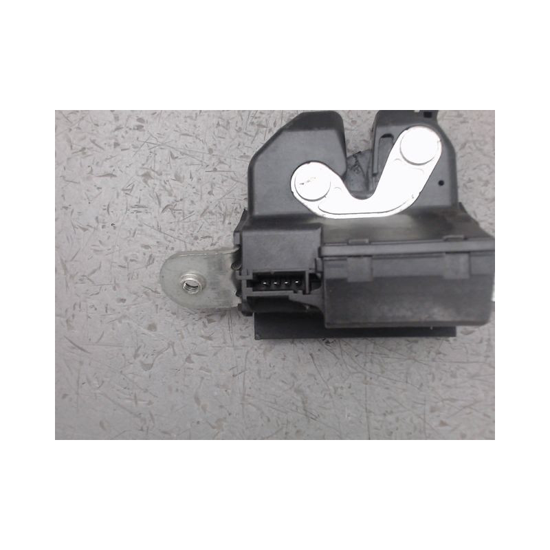 SERRURE HAYON  OPEL CORSA